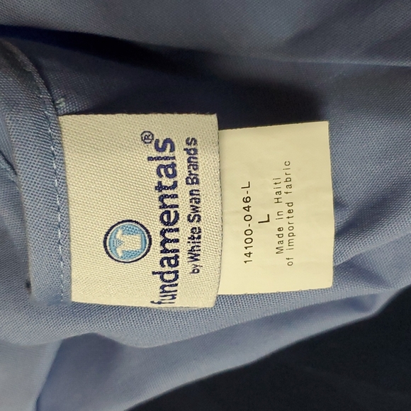Fundamentals by White Swan Brands Scrub top, Size L - Picture 4 of 4